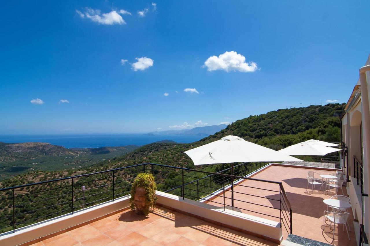Villa Dio Petres Kroustas Bagian luar foto