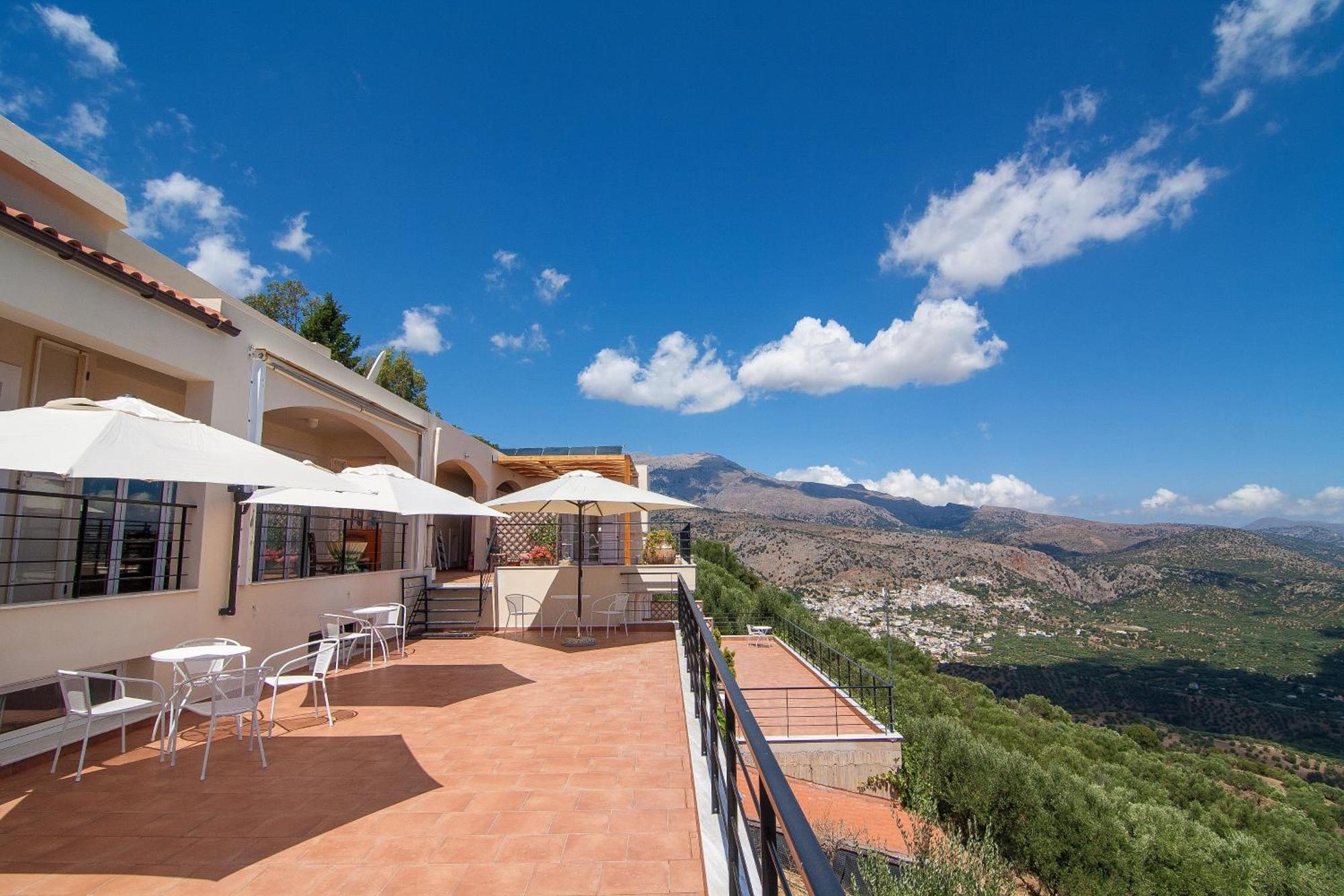 Villa Dio Petres Kroustas Bagian luar foto