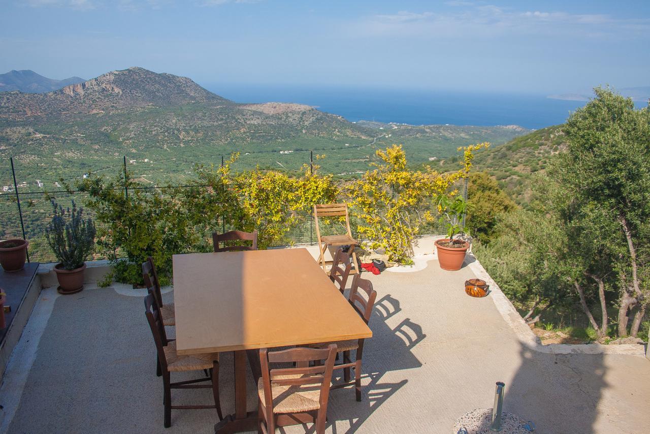 Villa Dio Petres Kroustas Bagian luar foto